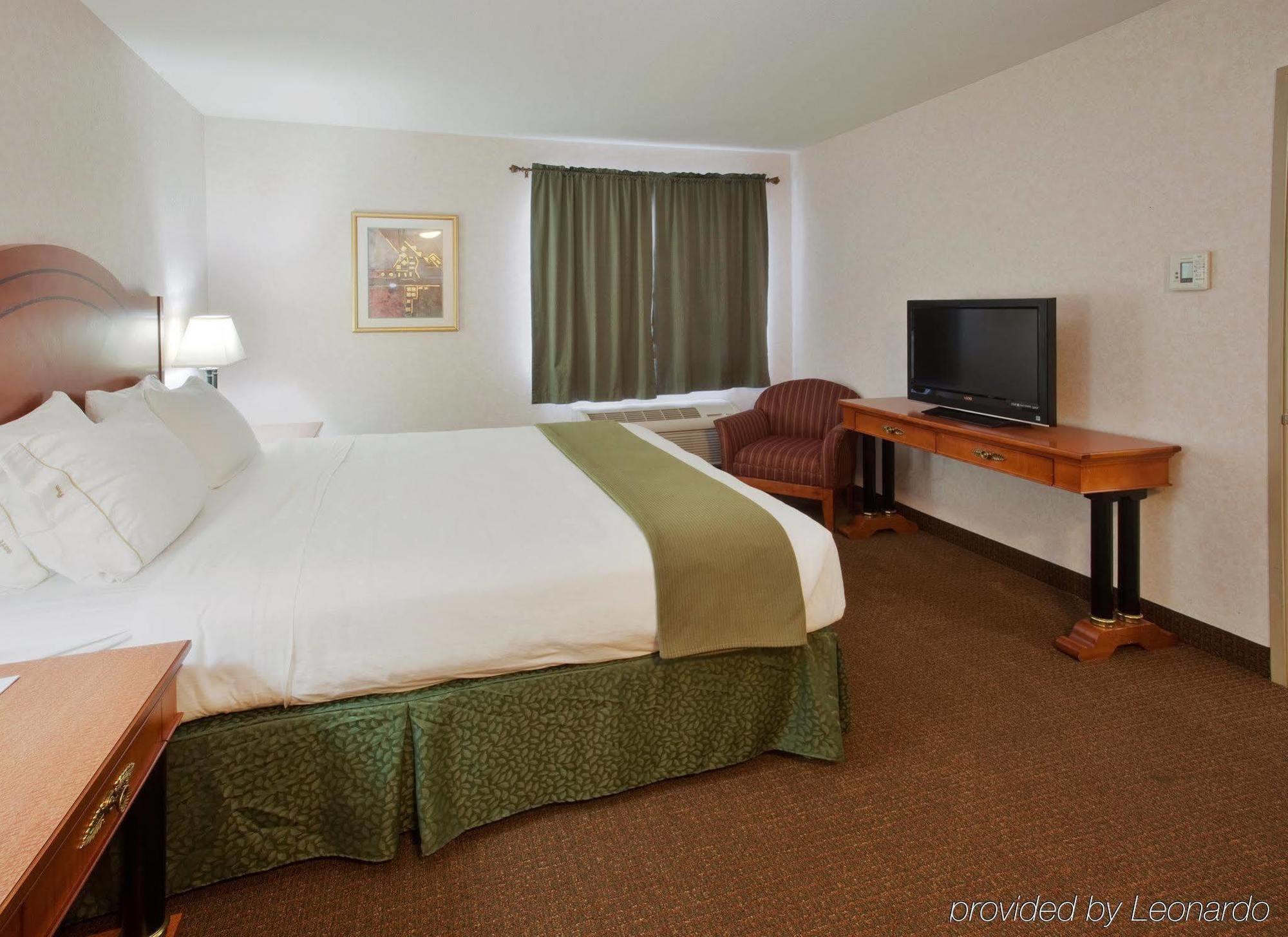Holiday Inn Express Westley By Ihg Exterior photo